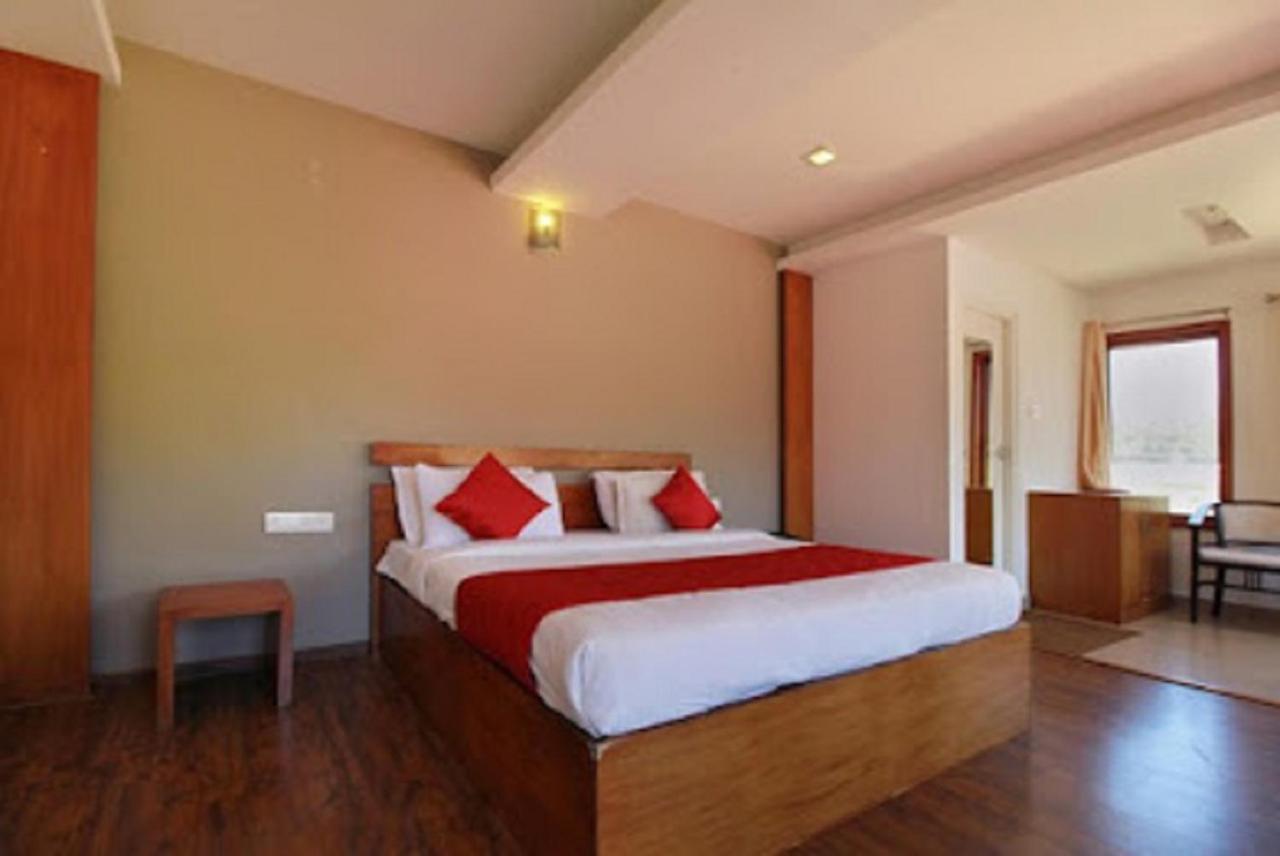 Coastal Grand Resort - Ooty Buitenkant foto